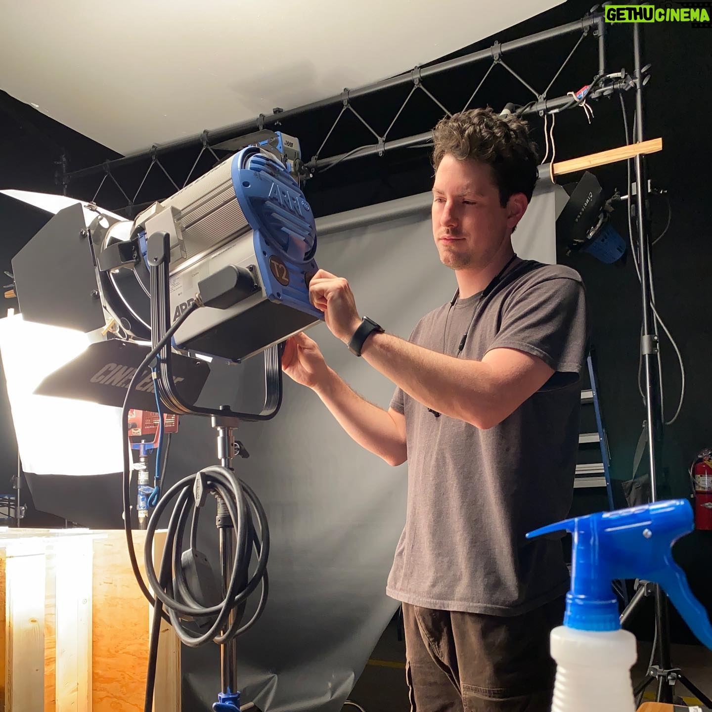 Sean Flynn - 9.1K Likes - Spotlight, or full flood?? YOU DECIDE! #donatelloarm #worklife