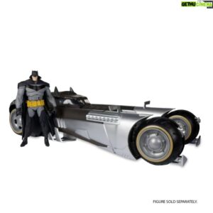 Sean Gordon Murphy Instagram - I'm obviously a picky car snob, but I gotta say this thing is EXTREMELY ACCURATE. Definetely a career high. I usually give away my comps, but this one I'm keeping. Well done to the team at McFarlane Toys!