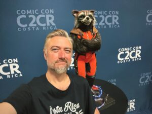 Sean Gunn Instagram - Bumped into an old pal in Costa Rica. 
#C2CR