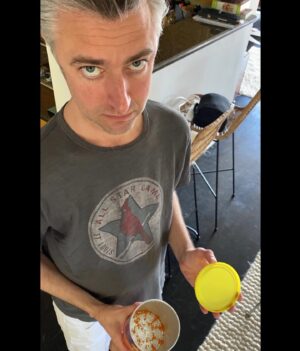 Sean Gunn Instagram - RIP Planters Cheez Balls Canister 
b. 4/24/20 3:36pm
d. 4/24/20 3:40pm