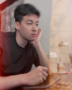 Sean Lin Instagram - 把眼前看到的、感受的，透過畫筆記錄下來
藉由一隻小小的外星草履蟲來呈現
某種程度，和演員的關係其實很類似……
感受、聆聽、呈現

20秒的動畫畫了285張然後一楨一楨的檢視
向所有的創作者們致敬🫡