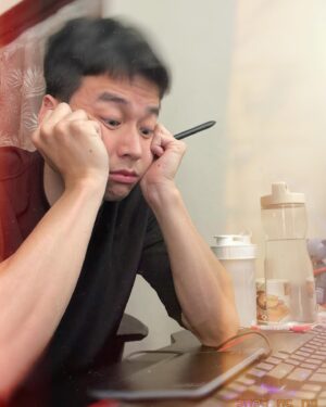 Sean Lin Instagram - 把眼前看到的、感受的，透過畫筆記錄下來
藉由一隻小小的外星草履蟲來呈現
某種程度，和演員的關係其實很類似……
感受、聆聽、呈現

20秒的動畫畫了285張然後一楨一楨的檢視
向所有的創作者們致敬🫡