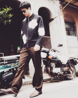 Sean Lin Instagram - 想不想去兜風？後面還有一個位置😎

#夏天
#好熱啊