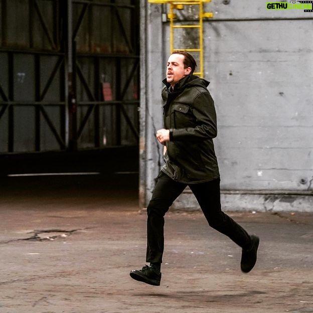 Sean Murray - 10.9K Likes - run, Timmy, run! killer new ep of #ncis this Monday night 9pm on CBS... see you there :)