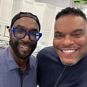 Sean Ringgold Instagram - What a great time had today at the 10th annual @vgfoundation  Celebrity Golf classic. We were rained out but it didn’t stop our mission at hand which was changing lives and making a difference to those who are less fortunate. 

#charity #makingadifference #touchinglives