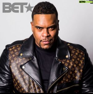 Sean Ringgold Instagram - Tonight it’s on and Popping! Don’t miss tonight’s episode of @familybusinessbet season 4 on the @bet Network 9pm / 8c 

You’re about to see a side of JUNIOR DUNCAN you’ve never seen before 👀 
@iamcarlweber @nikayatds @treyhaleytds @tridestined 

#seanringgold #actor #producer