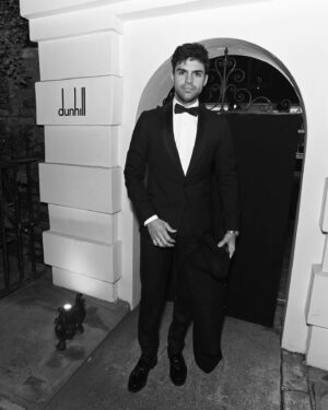 Sean Teale Instagram - A lovely evening last week with @dunhill and @bsbpartnerships at their pre-bafta filmmakers party. Swipe to find his friends. 

@davebenett 
@gregwilliamsphotography 
@pauldonovanhair