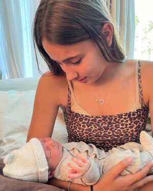 Sebastián Estevanez Instagram - Conociendo a su hermana Mayor! ❤️❤️❤️❤️❤️❤️
@fran.estevanezz