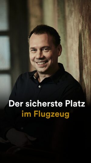 Sebastian Fitzek Instagram - ✈️ Sind manche Sitzplätze im Flugzeug sicherer als andere? Der Thriller "Flugangst 7A" von @sebastianfitzek enthüllt die überraschende Wahrheit! 

 #Buchempfehlung #Thriller #buch #flugangst7A #flugzeug #sebastianfitzek