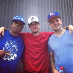 Sebastián Ortega Instagram - Hoy me visitaron dos grandes compañeros @residente @eric_bobo @cypresshill en @undertransmedia @telefe