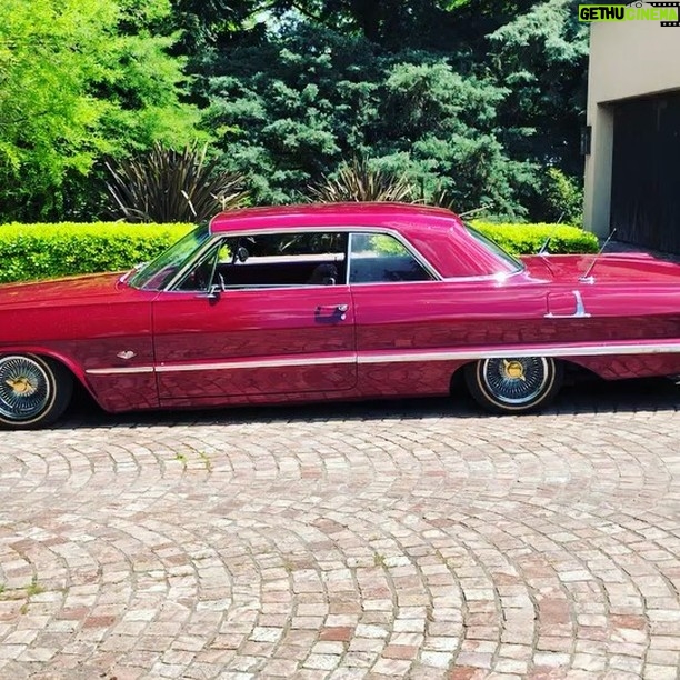 Sebastián Ortega - 12.5K Likes - “Cruising” @jorgepannunzio1 @el.barbershop @estevanoriol @misterctoons #lowriders