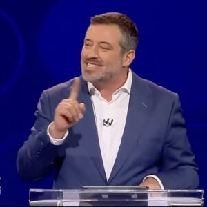 Sebastián Sichel Instagram - En el día del orgullo, recordar siempre que una sociedad se desarrolla en la medida que cada uno puede desarrollar su propio plan de vida. Siempre defenderemos el derecho a la libertad de y el que cada uno sea libre para amar y formar la familia que desee. Pero ante todo seremos opositores a toda forma de discriminación. Un recuerdo del debate presidencial…