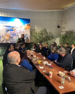 Sebastián Sichel Instagram - El Emprendimiento como factor de desarrollo e integración! 

Gran conversación en el Barrio Italia

#ÑuñoaSeguroMejor