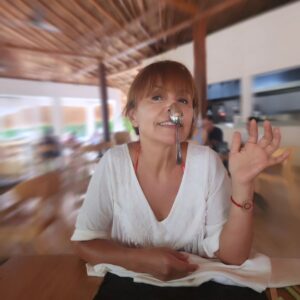 Sebastián Ugarte Instagram - Las cosas que hace Antonieta para entretener al ahijado...