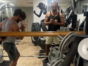 Sebastián Zurita Instagram - Un poco de vacación, un poco de trabajo, un poco de comida, un tanto de vino y un mucho de vida.
