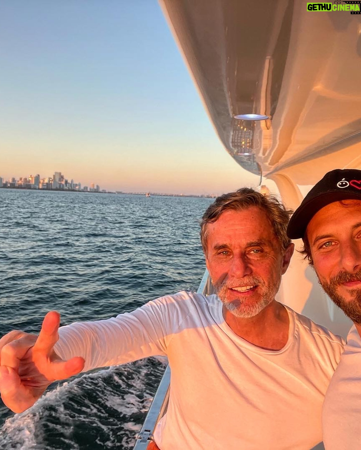 Sebastián Zurita - 43.2K Likes - Feliz día pa! @zuritahm nada mejor que compartir lo bueno y lo malo contigo. Te amo. Déjenle un mensajin a mi papá si como a mi también les a marcado algún momento de su vida.