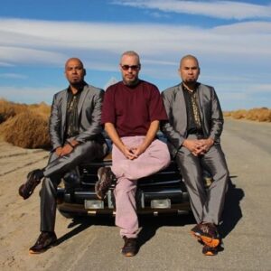 Sébastien-Abdelhamid Godelu Instagram - Backstage du shooting de notre pub US avec la famille @danielmoncada et @luis_moncada ! ❤️
C’est une dinguerie quand même 😂
#breakingbad #bettercallsaul #naruto #asicsXNaruto