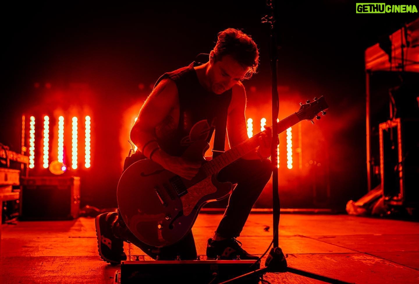 Sébastien Lefebvre - 2.1K Likes - Solid Stranger Things vibes here by @skylerbarberio
Dun dun dun dun dun dun dun dun…
#strangerthings #red #concertphoto #livemusic