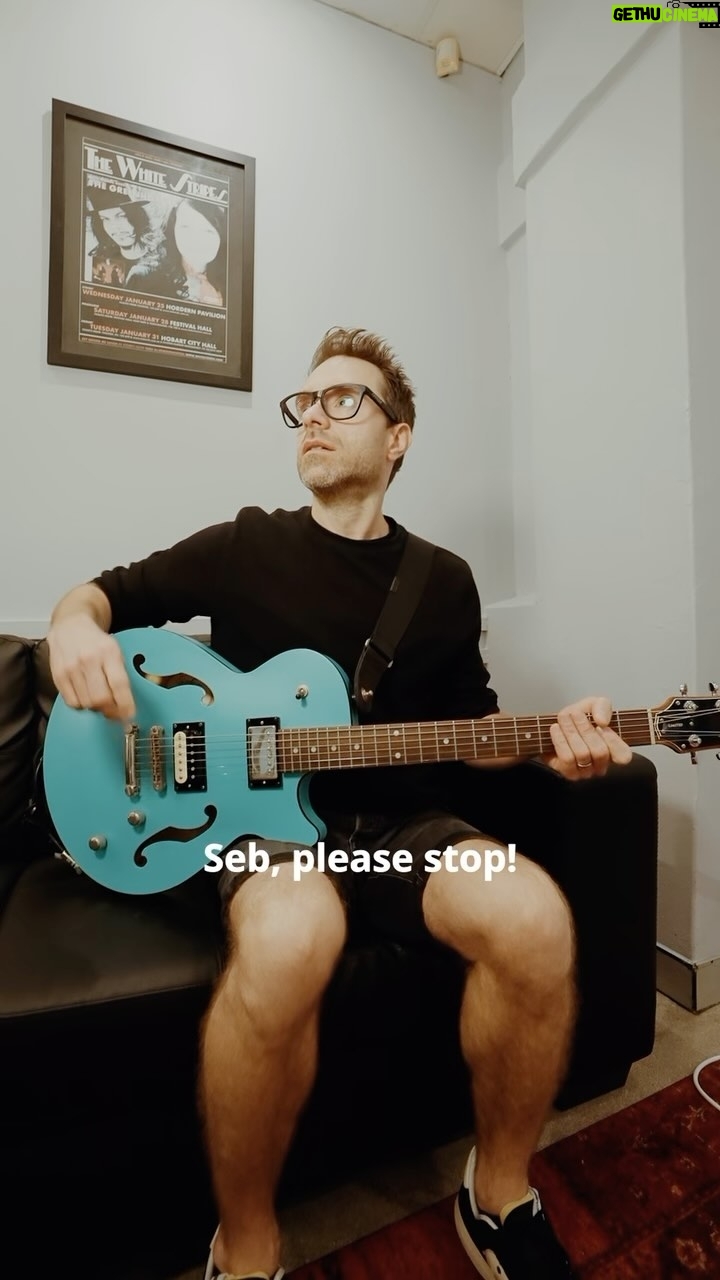 Sébastien Lefebvre - 6.8K Likes - You don’t need a watch when you play in a rock band! 🎸🤷♂️😬🤣
#guitar #joke #funny #dadjoke #simpleplan #poppunk