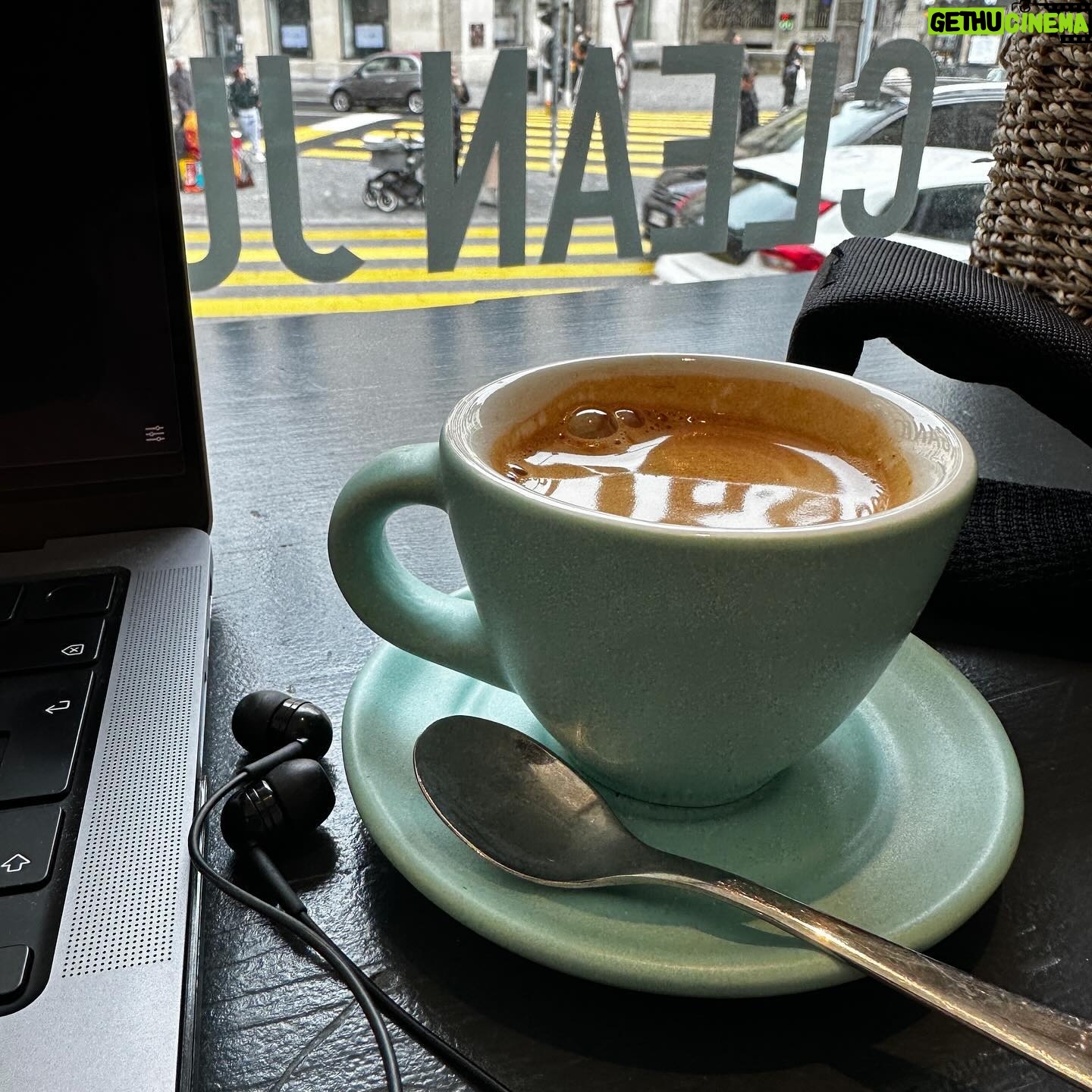 Sébastien Lefebvre - 1.9K Likes - Week one dump
#europetour #coffeeshop #streetphoto
