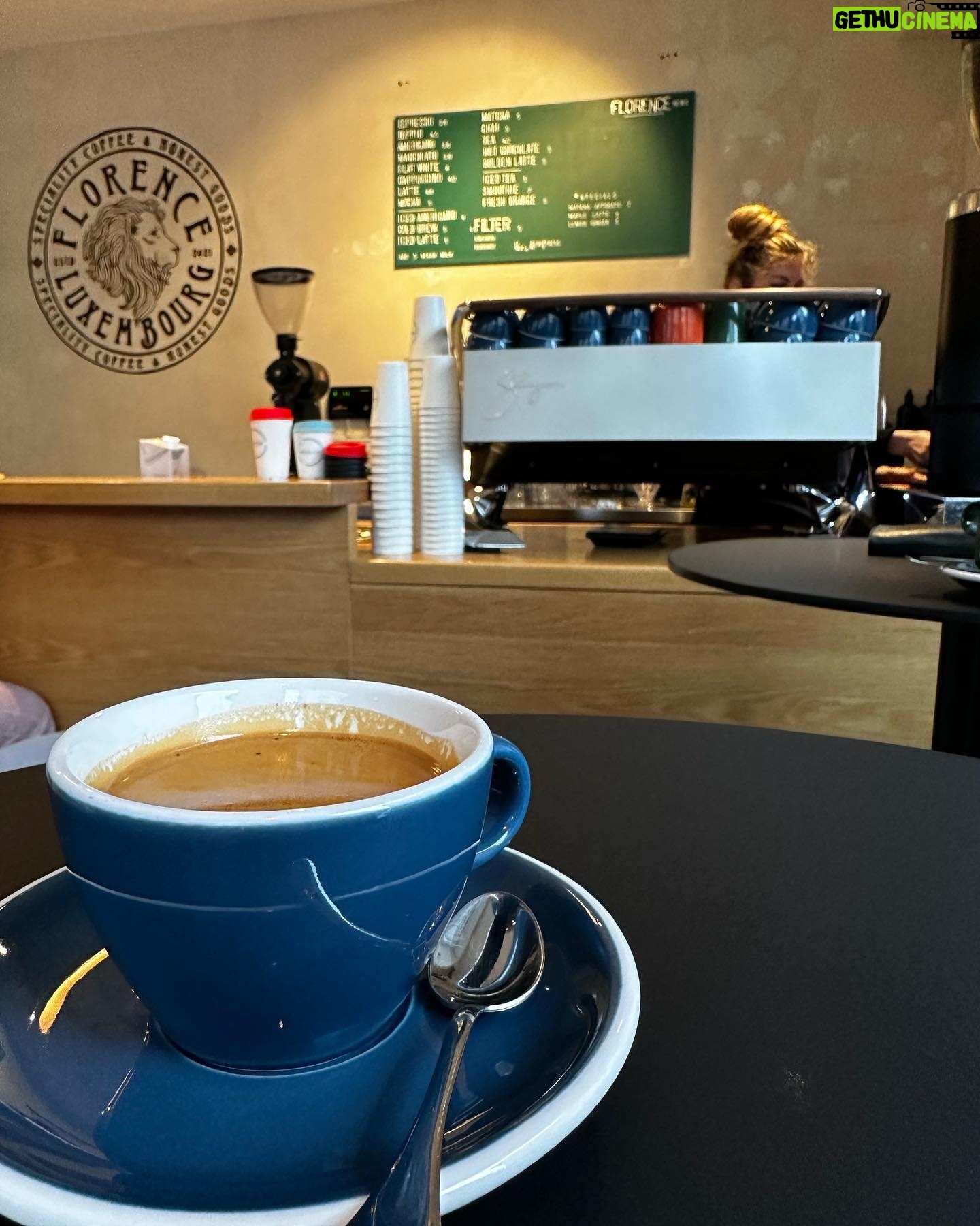 Sébastien Lefebvre - 1.6K Likes - Monday phone dump coffee / food edition.
Stay tuned tomorrow for the rando pics edition.
#coffee #burgers #tour #food #coffeeporn