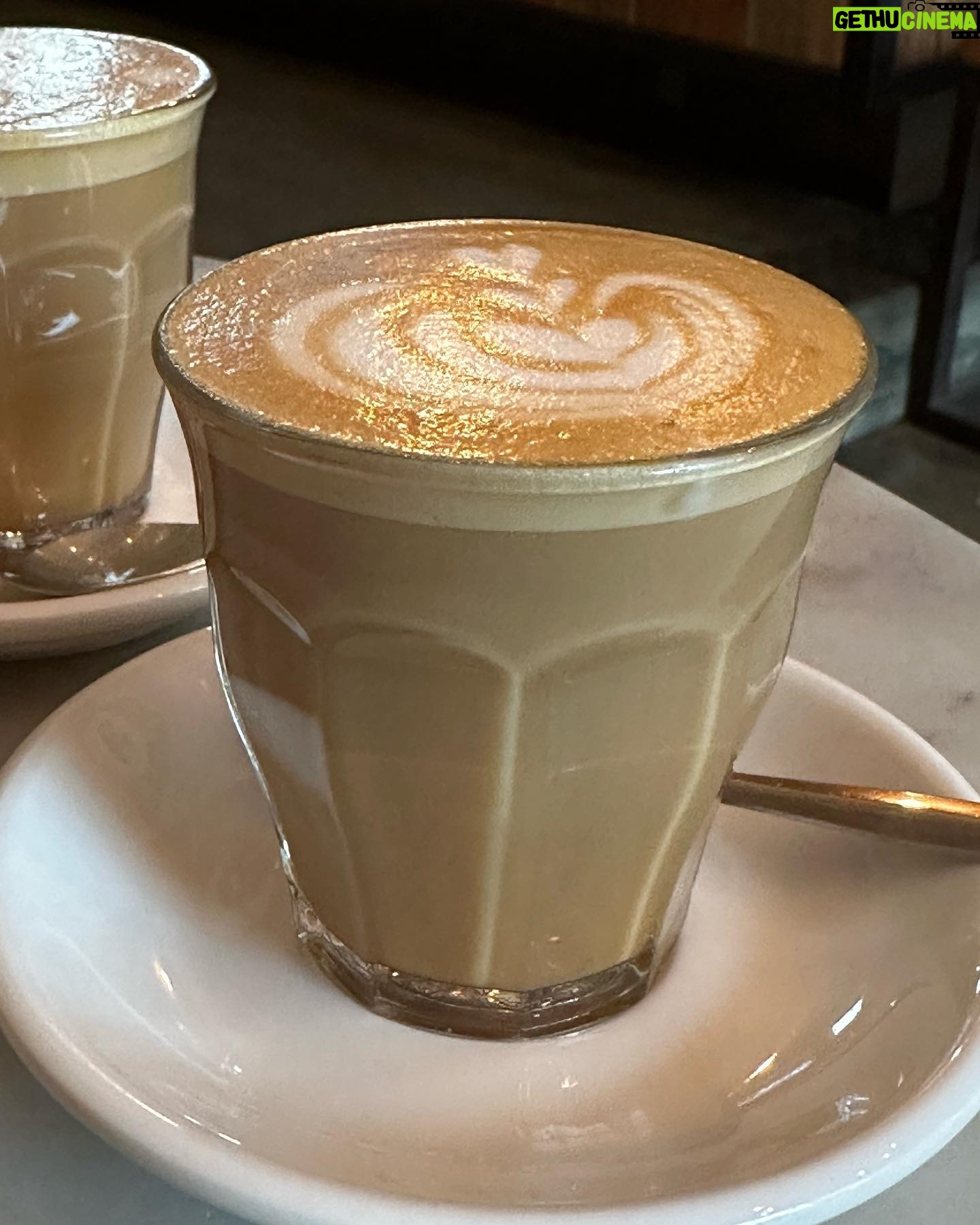 Sébastien Lefebvre - 1.6K Likes - Monday phone dump coffee / food edition.
Stay tuned tomorrow for the rando pics edition.
#coffee #burgers #tour #food #coffeeporn