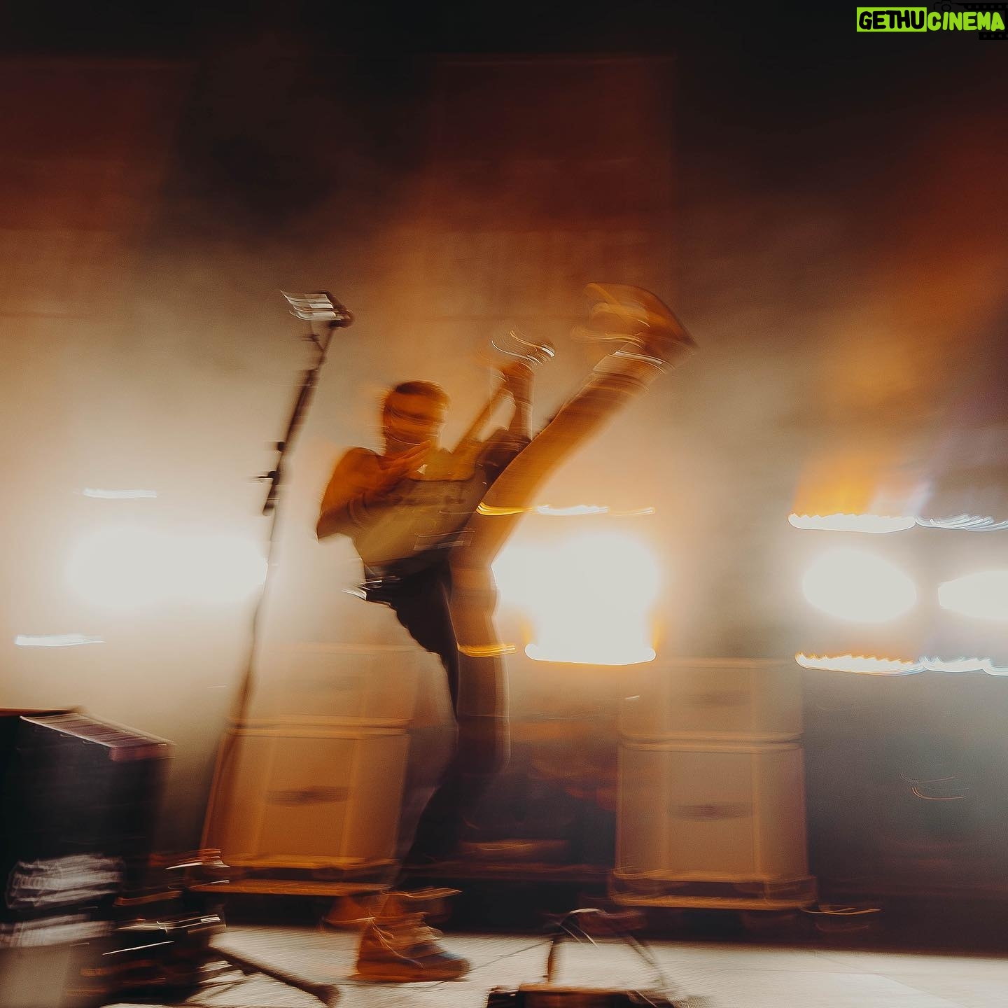 Sébastien Lefebvre - 1.7K Likes - What is life?
#highkick #stage #concerts #music #concertohotography
📸 @ishashahphotography