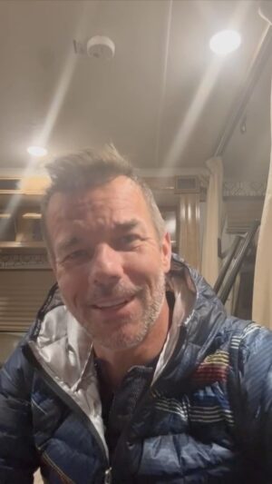 Sébastien Loeb Instagram - ‘Quoi de 9´ - Étape 6

Une étape dantesque et un podium provisoire à mi-parcours, le bilan après une stratégie… audacieuse 🫢😁

#BRX #DakarRally #W2RC #BFGoodrich #RedBull  #RichardMille #Bardahl #Vulcanet #Bell