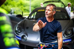 Sébastien Loeb Instagram - 🤓 Ça y est, je connais ma date de rentrée scolaire : le Rallye du Mont-Blanc 🏔️ 

Grâce à @ludovicgodard_rallye, nous aurons l’occasion, avec Laurène, de découvrir l’Alpine A110 GT  sur le @cfrallye face à une concurrence assez incroyable 😳

Après avoir roulé avec la RGT ce week-end pour prendre mes marques, je suis impatient de piloter sa grande sœur bientôt 🫣 

Restez connectés 😉 

#GLAutomobiles #Michelin #RedBull #RichardMille #Bardahl #Vulcanet #XtremeColor 

📸 Sylvain Henry