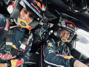 Sébastien Loeb Instagram - Une victoire pour clôturer cette semaine incroyable en Guadeloupe 🤩 

Un immense merci à Laurène, @runtrophyevents, @sarrazin_motorsport_officiel et bien sûr à tous les spectateurs pour cette ambiance de folie 🔥 

#RedBull #RichardMille #Sadev #Vulcanet #RunTrophyEvents