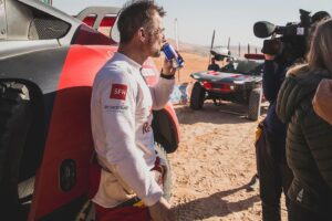Sébastien Loeb Instagram - Quelle aventure ce @dakarrally 🥵 

Une spéciale sur 2 jours, tant de pièges à éviter et une nuit sous les étoiles ⛺️✨ 

Heureux de remporter cette fameuse « étape marathon » et de revenir sur le podium 👌🏻 

Place à une journée de repos bien méritée 😅 Et bon courage à toutes les équipes @braidxtreme et @bfgoodricheurope qui ne vont quant à elles pas se relâcher 💪🏻

—
🇬🇧 What an adventure this Dakar Rally 🥵 

A special stage over 2 days, so many pitfalls to avoid and a night under the stars ⛺️✨ 

Happy to win this famous "marathon stage" and to be back on the podium 👌🏻 

Now it's time for a well-deserved rest day 😅 And good luck to all the Bahrain Raid Xtreme and BFGoodrich Tires teams, who won't be slacking off 💪🏻

#BRX #DakarRally #W2RC #BFGoodrich #RedBull  #RichardMille #Bardahl #Vulcanet #Bell