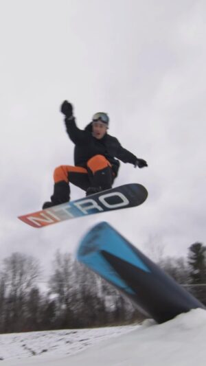 Sébastien Toutant Instagram - First time snowboarding in Detroit! 
#pineknob #Detroit #snowboarding 
📱: @max_trudel