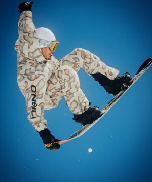 Sébastien Toutant Instagram - O’Neill New Collection is out!! 🔥💙 

#OneillSnow #chillseekers #wintercollection @oneillcanada @oneilleurope