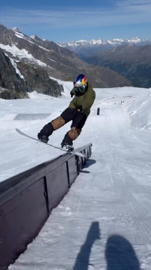 Sébastien Toutant Instagram - Off to Switzerland today!! 🇨🇭🧀 
#backatit #snowboarding #lfg 
📱: @mackerjones