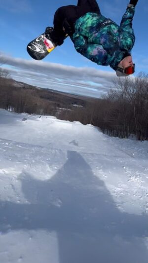 Sébastien Toutant Instagram - Mini Park are fun!! 😜 #Orford #snowboarding #springvibes @oneilleurope 
📱: @martinlangelier