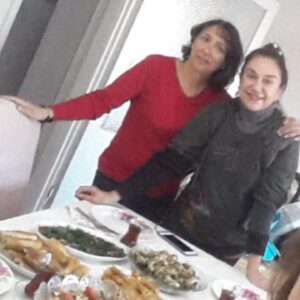 Şebnem Dilligil Instagram - bugünde böleee ❤️🙏🏻🌺