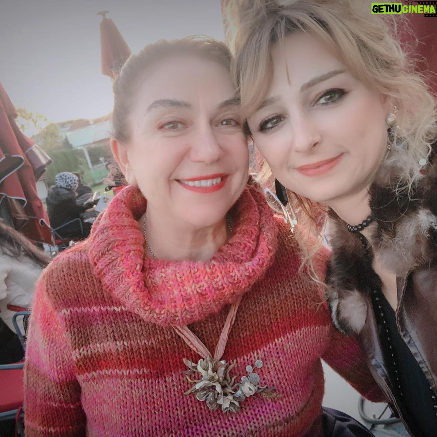 Şebnem Dilligil - 184 Likes - zerafetin için çokk teşekkürler minecim❤️🌺💋