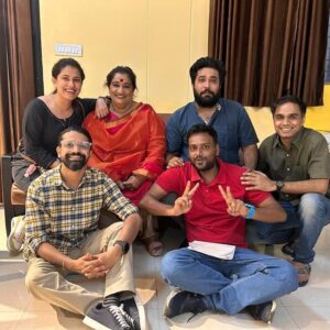 Seema Pahwa Instagram - It was a Great show thank you so much LUCKNOW FILM FORUM specially RENUKA TANDON ji we enjoyed so much your team is amazing 🌺🌺🌺🌺your efforts your dedication your hard work 🙏 congratulations keep it up 👏👏👏👏👏👏👏👏👏👏 @lucknowfilmforum @kopalproductions @manukritip @mayankpahwa_13 #enjoy #theatre #audiance #show #life #actor #literature 🌺🌺🌺🌺🌺🌺🌺🌺🌺🌺🌺