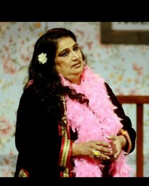 Seema Pahwa Instagram - Happy theatre day to all my actors theatre lovers 🌺🌺🌺🌺🌺🌺love to continue till my last breath 🤞🤞🤞🤞🤞🤞🤞🤞🤞🤞🤞🤞🤞🤞🤞🤞🤞🤞🤞🤞🤞. @naseeruddin49 @ratnapathakshah_fan @heeba_shah_20 @manukritip @mayankpahwa_13 @manoj_pahwa29 @thesurrealvivaanshah @akvarious @meerakhurana #love #passion #theater #public #life 🌺🌺🌺😃😃😃😃😃😃🌺🌺🌺🌺🌺🌺🌺🌺🌺