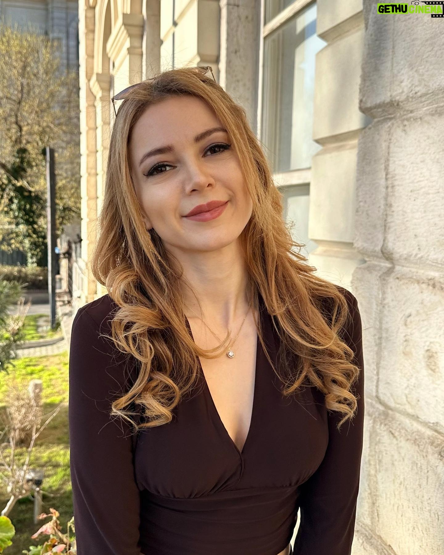Seher İzgi - 1.1K Likes - 🌾
*
*
*
*
*
#fenerbahçekalamış#kalamış#tarzgiyim#tarz#red#influencer#influencers#actor#mimari#mimaritasarım#beauty#fashionstyle#fashion#fashionblogger#seversin#bershka#trendyol#stradivarius#dilvin#beautiful
