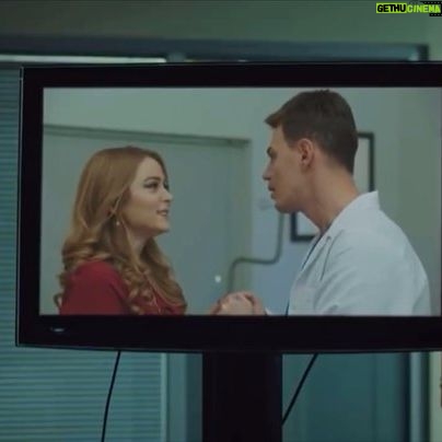 Seher İzgi - 2.1K Likes - #Hekimoğlu nun Leyla’sı olmak.. İlk bölümden beri o kadar sevdim ki Leyla’yı. Çok eğlenerek oynadım her sahneyi. Şimdi 14 bölümden az bir kısmını paylaşmak istedim sizinle. Ara ara diğer bölümlerden paylaşırım yine 🥰
#hekimoğlu#hekimoğludizi #timuçinesen #aytaçşaşmaz #kaanyıldırım #okanyalabık #damlacolbay #ebruözkan #hülyagezer #semihbağcı #kargaseventurkey #kanald #seherizgi