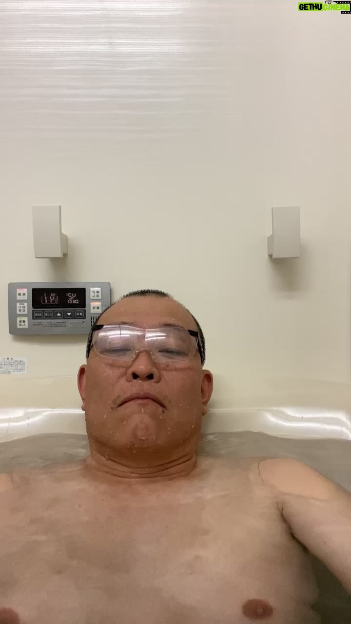 Seiji Chihara - 1.2K Likes -