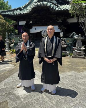 Seiji Chihara Instagram - 本日、得度式をあげさせていただきました。
天台宗　千原靖賢和尚となりました。
今後とも宜しくお願いします。
#千原せいじ
#千原靖賢
#天台宗