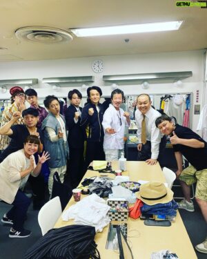Seiji Chihara Instagram - SPコメディー木村班
千秋楽
#木村祐一
#千原せいじ
#大山英雄
#ケン
#川谷修士
#芦澤和哉
#てつみち
#ですよ。
#パンプキンズまりこ
#西村ヒロチョ