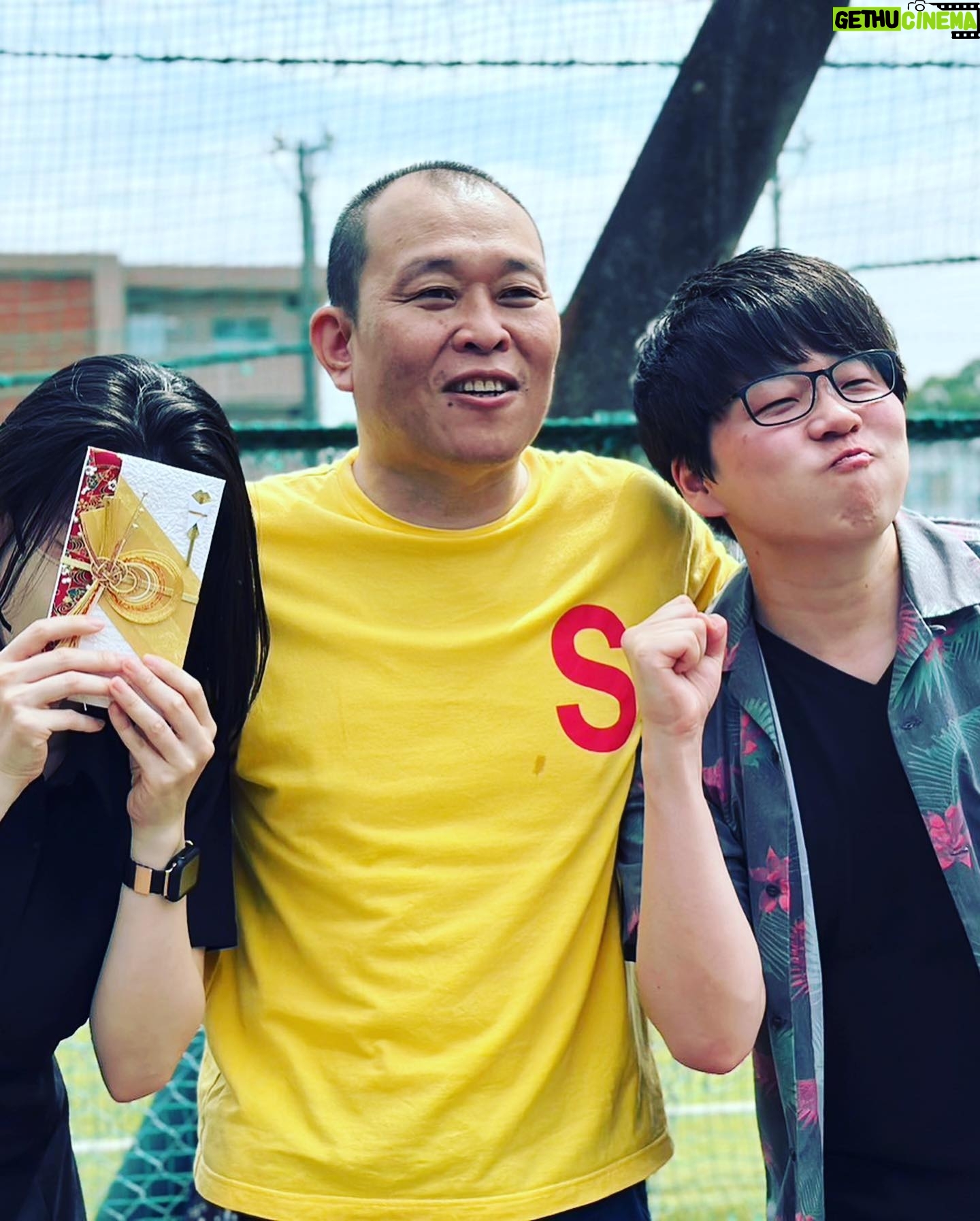 Seiji Chihara - 1.5K Likes - å¾”ē„åć¬ć¼ć¹ć§äŗäøå¤«å¦»ććć£ć”ćåćć¾ććć
#ååććć
#äŗäøå¤«å¦»
#åå¤å±ē«¶é¦¬