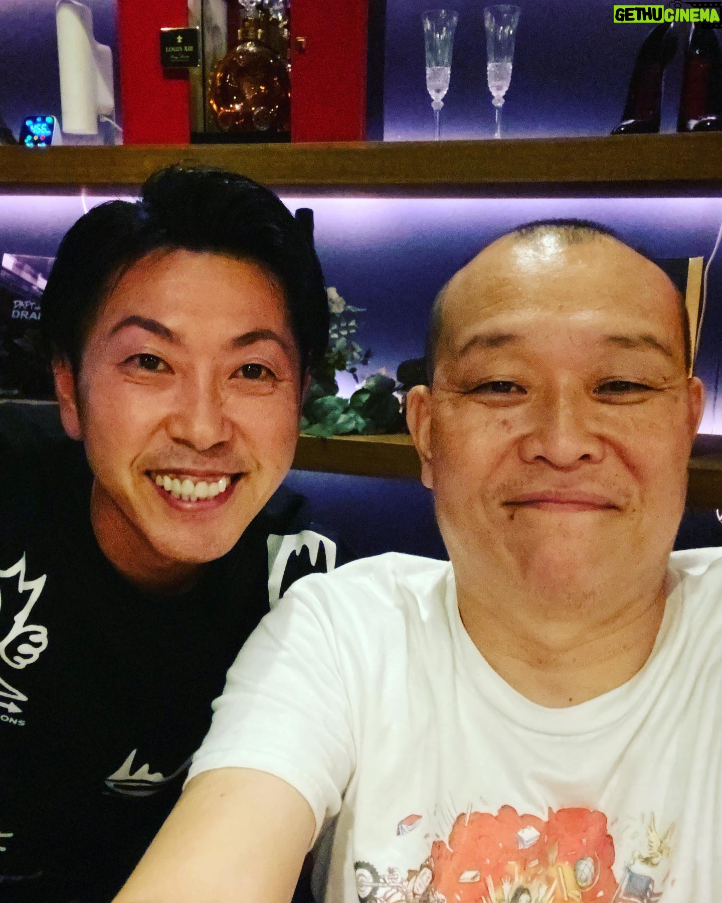 Seiji Chihara - 1.7K Likes - ååå
å¼
ēæå²©ē³
#ååććć
#森čåę
#ååå
å¼
#ēæå²©ē³