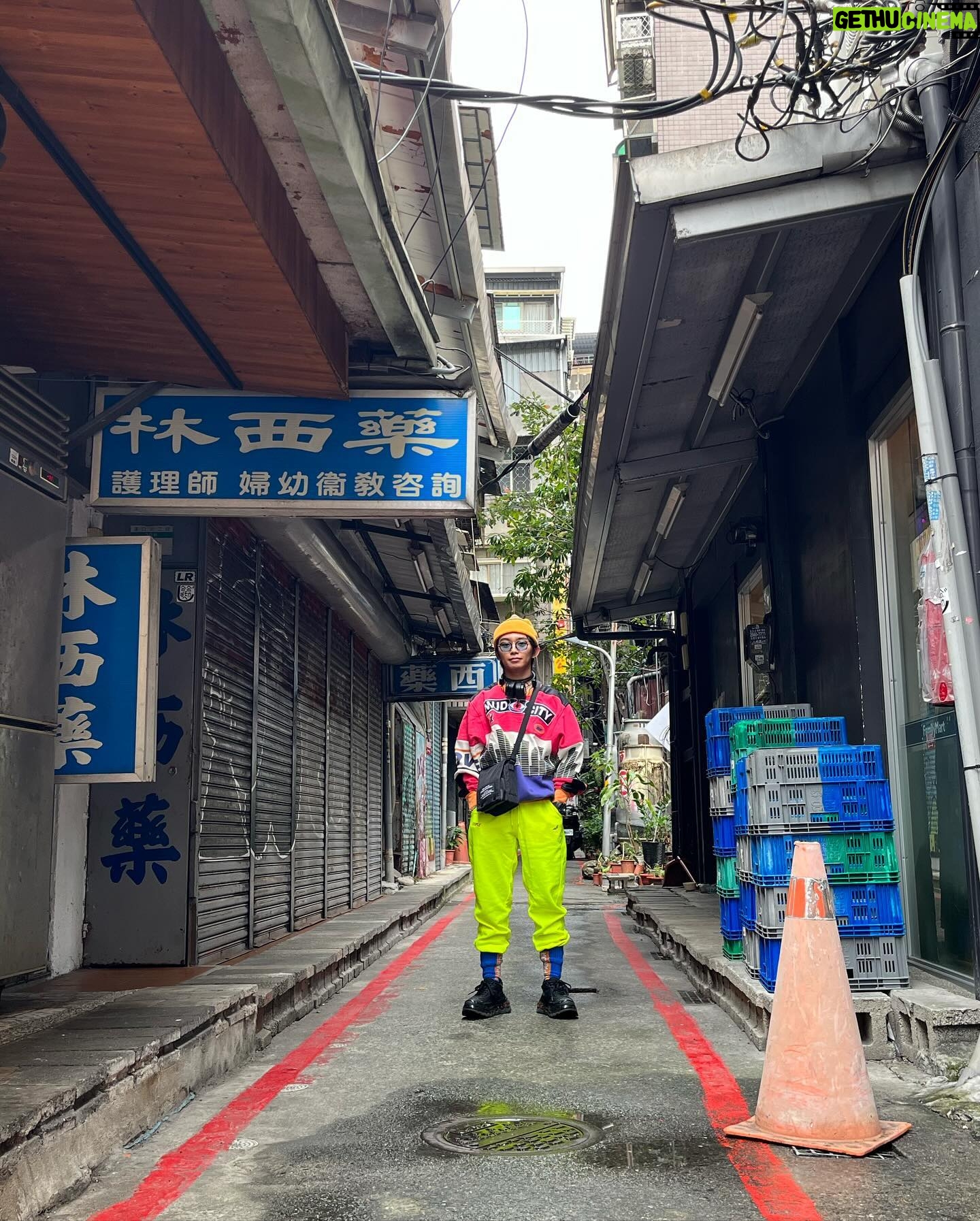 Seishirou Katou - 6.6K Likes - š¹š¼part.1
ćå°åć®č£å°éć
ćć¼ććććÆč¦ćć¦ćć®ćÆćęå¬ćØććććØć§
ćé”ććć¾ćšš½šš½šš½ē¬
ććØęå¾ć®äøęćÆå¤§ććŖéćć§ćē¬
#å°ę¹¾ #š¹š¼ #taiwan #å°å #taipei #脿é #ximen
#ćć®å°ę¹¾ę稿å¤åpart4ć¾ć§ćć
#ćæććŖé£½ććć«č¦ć¦ć^^
#ććććć®ä¼ę„ #å č¤ęø
å²é