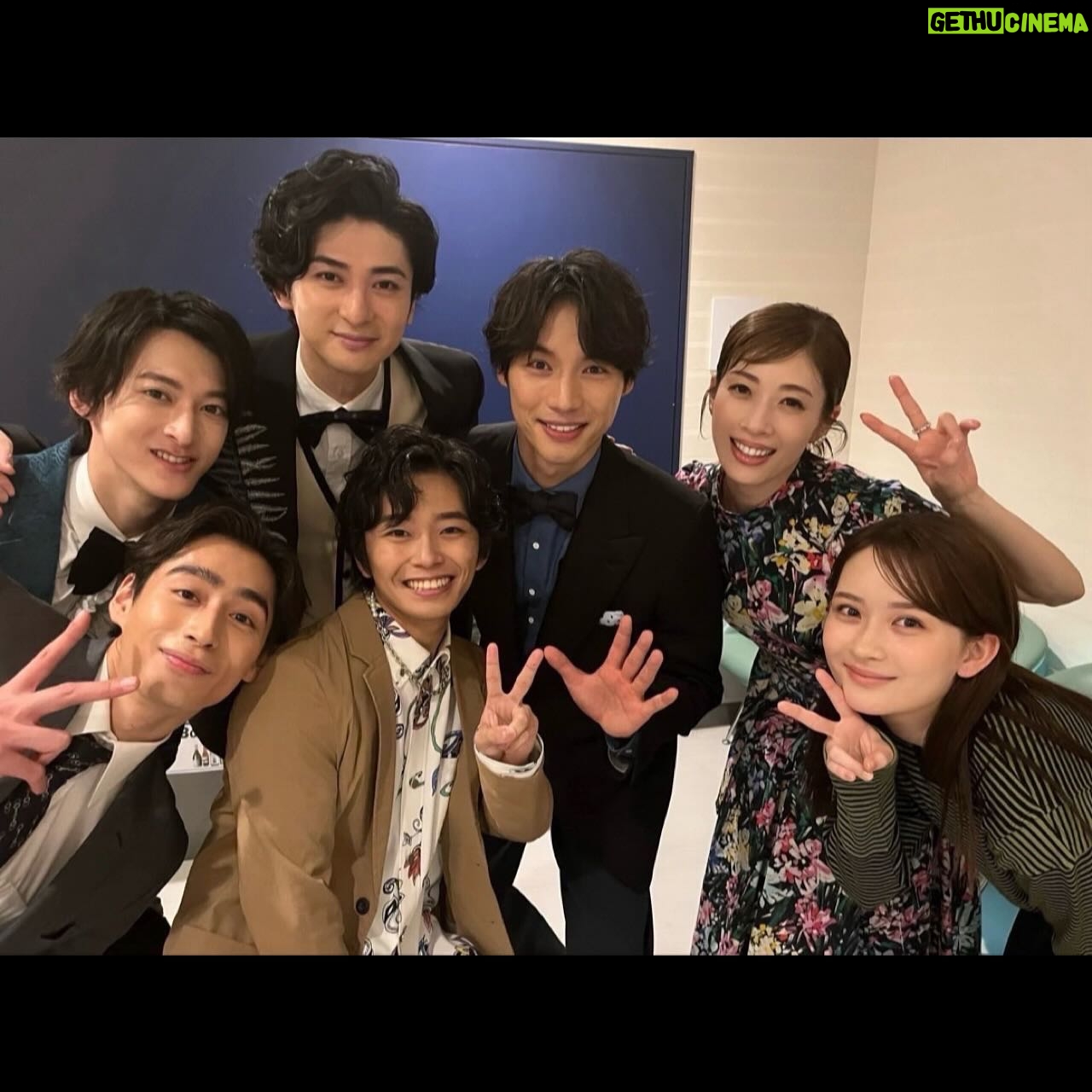 Seishirou Katou - 25.3K Likes - 『KENRADIOの時間』
ありがとうございました〜!!
同じ事務所で共に闘う仲間だからこそ、なかなかこんな機会ないだろうなぁと思ったので、
記念に、ちょっと頑張って、
写真たち撮ってきました〜
1枚目 まずはプチ集合写真から
@asahi_ito_official @noritaka_hamao
2枚目 竜星くん&いっくん
竜星くん @ryo_ryusei は約12年ぶりでしたー
そしていっくん @ikusaburo_yamazaki もなんだかんだで久しぶりで、今回、MC一緒に担当させていただけたり、最後は横に並んで歌えて嬉しかった…
3枚目 宏々路ちゃん&来泉ちゃん @kurumi_inagaki
4枚目 蒼汰くん @fukushi_sota_official
渉くんとカイくんですね、えもえもですね。
5〜7枚目 ひよりちゃん @hiyori_sakurada_official
うん、3コマ漫画みたい笑笑
8枚目 愛ちゃん @ai_yoshikawa_official
このお方はなんと15年ぶりです笑笑
9枚目 花恋ちゃん @karen_otomo
ブレちゃってるけど僕はこの写真好き笑
ラスト 芽育ちゃん @mei_hata_official
垢抜けた、
相楽琉偉と伴ひかり #最高の教師 #最高の生徒
ってことにしましょっか^^
#福士蒼汰 #山崎育三郎 #伊藤あさひ #古川雄大 #濱尾ノリタカ
#大友花恋 #桜田ひより #吉川愛 #畑芽育 #明日海りお #平澤宏々路 #稲垣来泉
#kenradioの時間 #研音 #45周年
@lufon_official #加藤清史郎