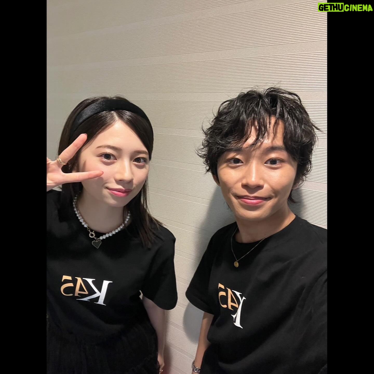 Seishirou Katou - 25.3K Likes - 『KENRADIOの時間』
ありがとうございました〜!!
同じ事務所で共に闘う仲間だからこそ、なかなかこんな機会ないだろうなぁと思ったので、
記念に、ちょっと頑張って、
写真たち撮ってきました〜
1枚目 まずはプチ集合写真から
@asahi_ito_official @noritaka_hamao
2枚目 竜星くん&いっくん
竜星くん @ryo_ryusei は約12年ぶりでしたー
そしていっくん @ikusaburo_yamazaki もなんだかんだで久しぶりで、今回、MC一緒に担当させていただけたり、最後は横に並んで歌えて嬉しかった…
3枚目 宏々路ちゃん&来泉ちゃん @kurumi_inagaki
4枚目 蒼汰くん @fukushi_sota_official
渉くんとカイくんですね、えもえもですね。
5〜7枚目 ひよりちゃん @hiyori_sakurada_official
うん、3コマ漫画みたい笑笑
8枚目 愛ちゃん @ai_yoshikawa_official
このお方はなんと15年ぶりです笑笑
9枚目 花恋ちゃん @karen_otomo
ブレちゃってるけど僕はこの写真好き笑
ラスト 芽育ちゃん @mei_hata_official
垢抜けた、
相楽琉偉と伴ひかり #最高の教師 #最高の生徒
ってことにしましょっか^^
#福士蒼汰 #山崎育三郎 #伊藤あさひ #古川雄大 #濱尾ノリタカ
#大友花恋 #桜田ひより #吉川愛 #畑芽育 #明日海りお #平澤宏々路 #稲垣来泉
#kenradioの時間 #研音 #45周年
@lufon_official #加藤清史郎