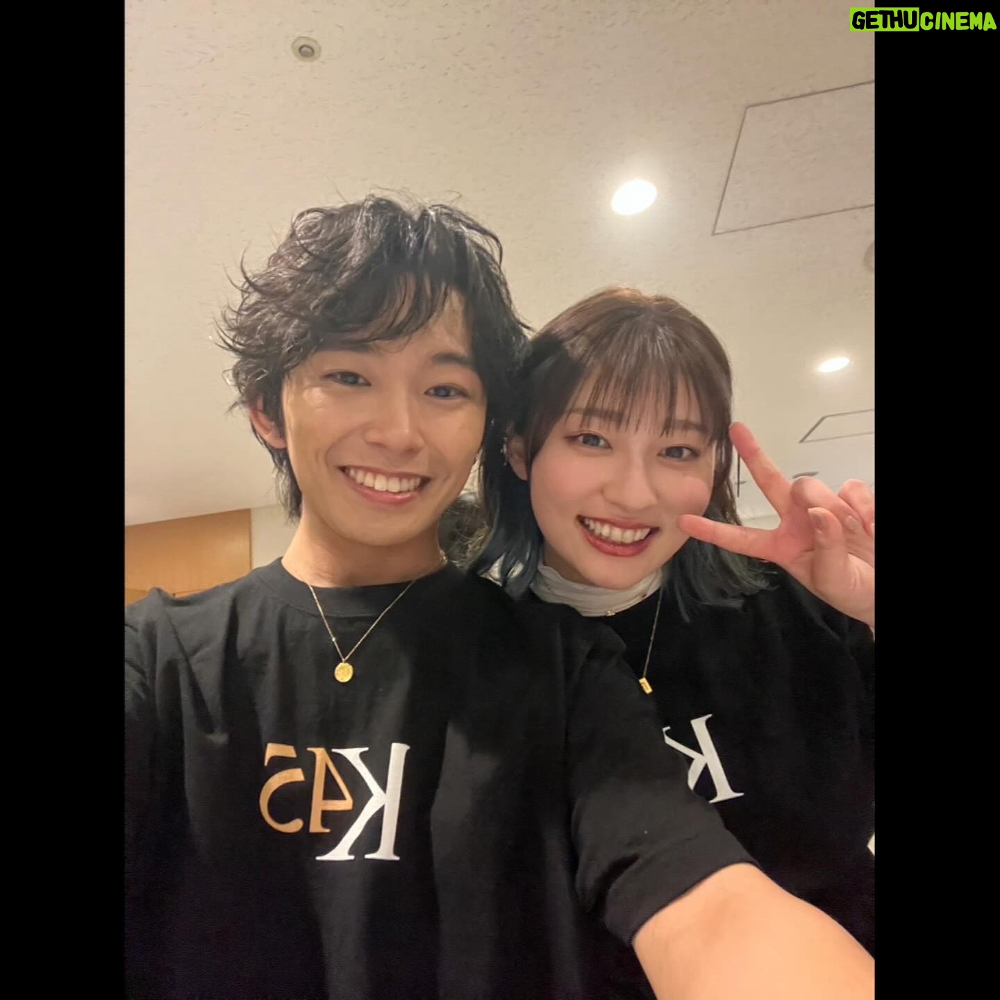 Seishirou Katou - 25.3K Likes - 『KENRADIOの時間』
ありがとうございました〜!!
同じ事務所で共に闘う仲間だからこそ、なかなかこんな機会ないだろうなぁと思ったので、
記念に、ちょっと頑張って、
写真たち撮ってきました〜
1枚目 まずはプチ集合写真から
@asahi_ito_official @noritaka_hamao
2枚目 竜星くん&いっくん
竜星くん @ryo_ryusei は約12年ぶりでしたー
そしていっくん @ikusaburo_yamazaki もなんだかんだで久しぶりで、今回、MC一緒に担当させていただけたり、最後は横に並んで歌えて嬉しかった…
3枚目 宏々路ちゃん&来泉ちゃん @kurumi_inagaki
4枚目 蒼汰くん @fukushi_sota_official
渉くんとカイくんですね、えもえもですね。
5〜7枚目 ひよりちゃん @hiyori_sakurada_official
うん、3コマ漫画みたい笑笑
8枚目 愛ちゃん @ai_yoshikawa_official
このお方はなんと15年ぶりです笑笑
9枚目 花恋ちゃん @karen_otomo
ブレちゃってるけど僕はこの写真好き笑
ラスト 芽育ちゃん @mei_hata_official
垢抜けた、
相楽琉偉と伴ひかり #最高の教師 #最高の生徒
ってことにしましょっか^^
#福士蒼汰 #山崎育三郎 #伊藤あさひ #古川雄大 #濱尾ノリタカ
#大友花恋 #桜田ひより #吉川愛 #畑芽育 #明日海りお #平澤宏々路 #稲垣来泉
#kenradioの時間 #研音 #45周年
@lufon_official #加藤清史郎
